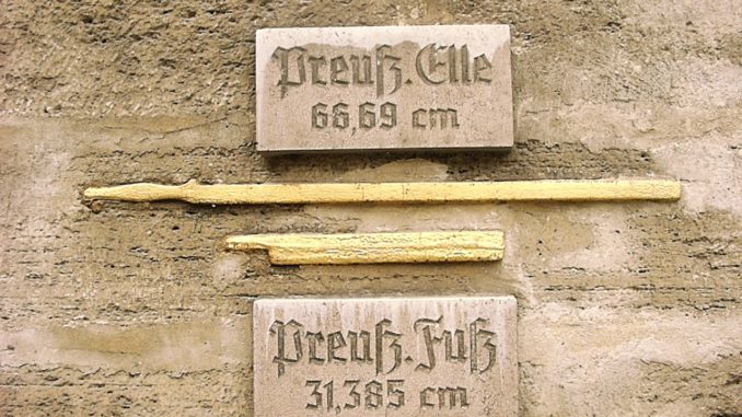 Preussische_Elle_und_Preussischer_Fuss_an_Rathaus